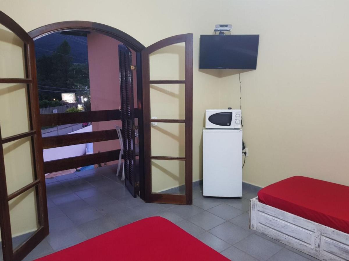 Villa Garden - Suites Маресиас Екстериор снимка